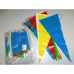 Bandeirolas triangulares em fita