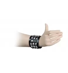 Muñequeras de tachuelas